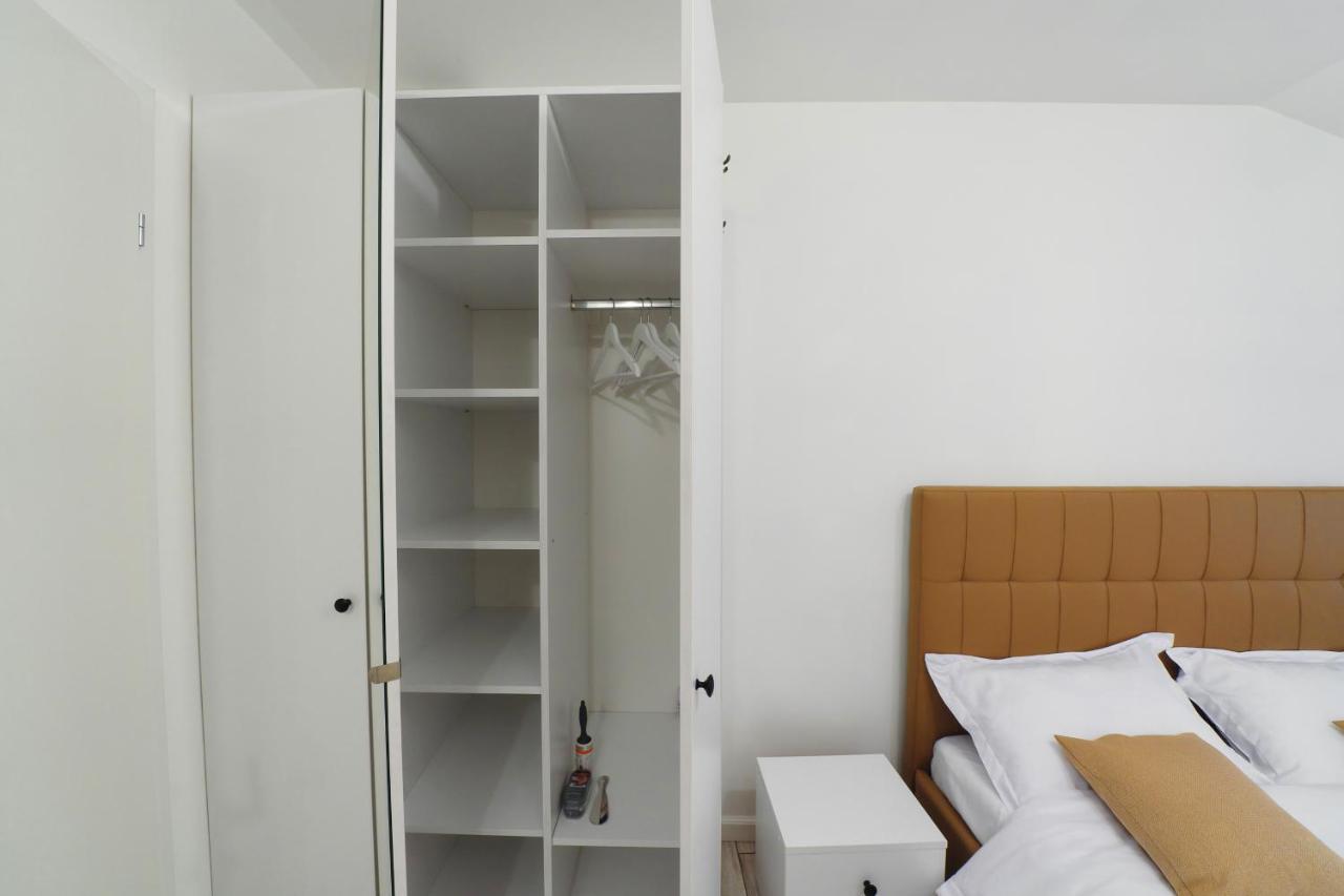 Bella House Apartaments Craiova Extérieur photo
