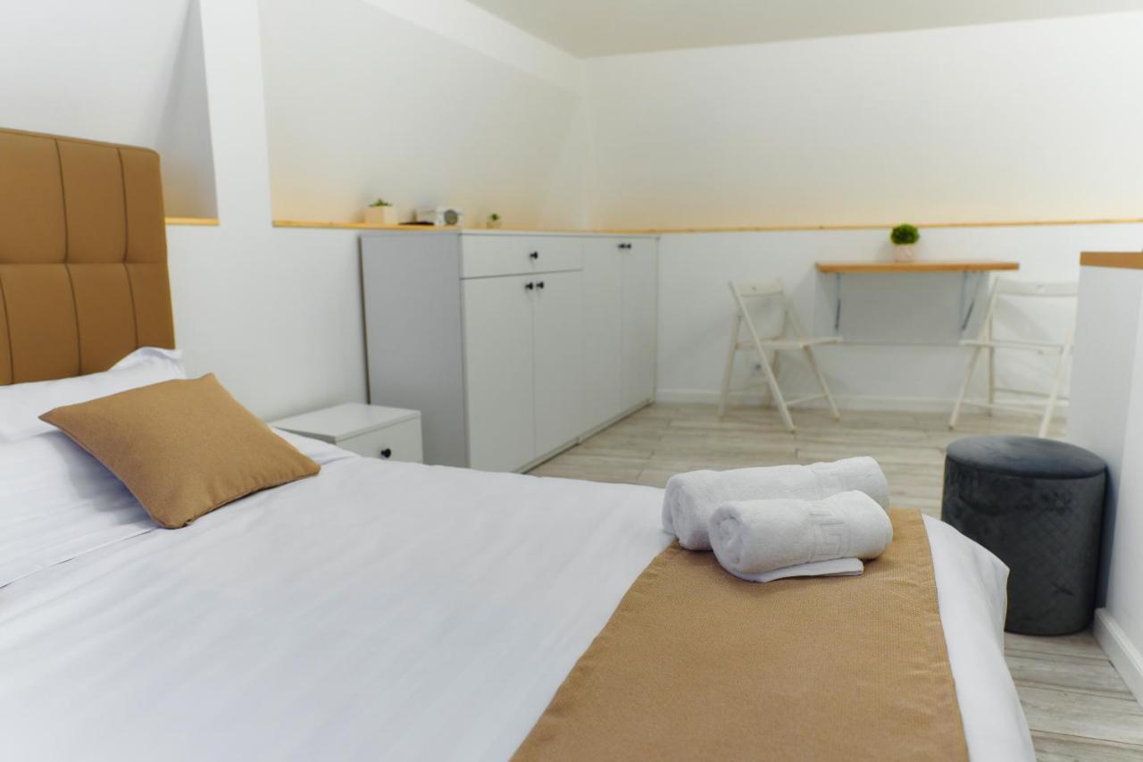 Bella House Apartaments Craiova Extérieur photo