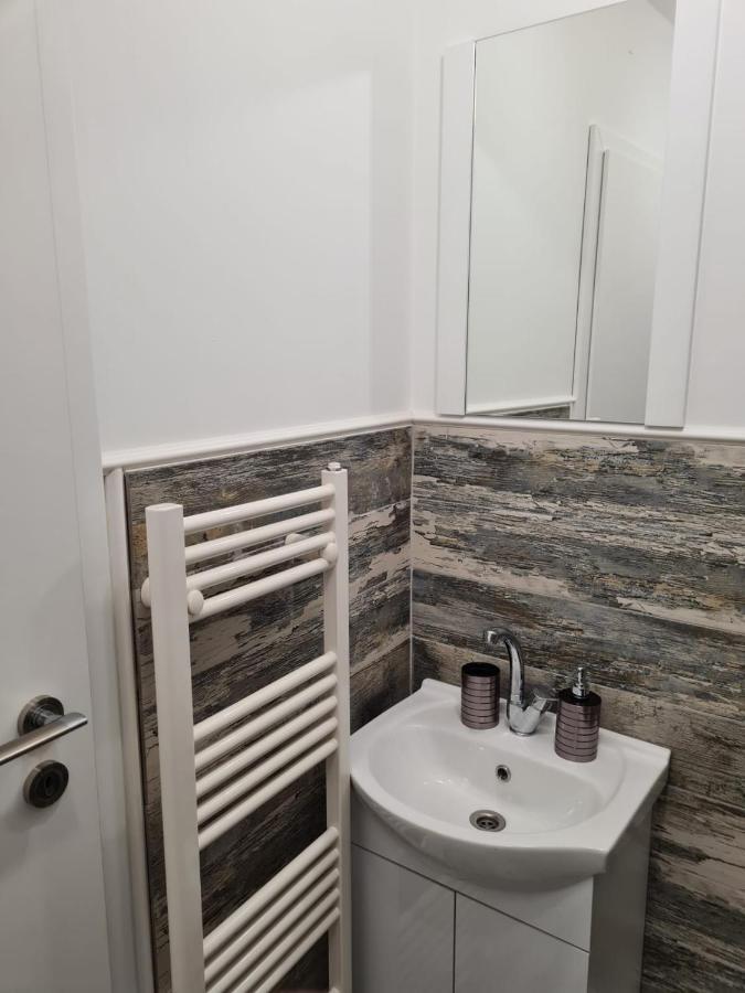 Bella House Apartaments Craiova Extérieur photo